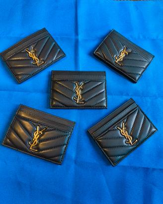  Portacarte nero con logo dorato -