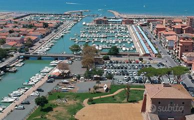 Posto barca mt 10 + auto Marina di Grosseto