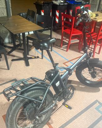 Bici elettrica pieghevole 7 rapporti cerchio 17