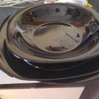 piatti in vetro nero ikea