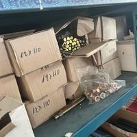 Bulloni e viti in stock