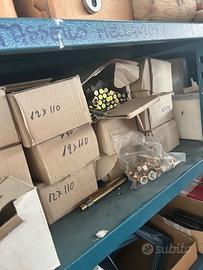 Bulloni e viti in stock
