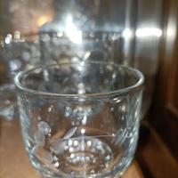 set di bicchieri vintage con bottiglia 