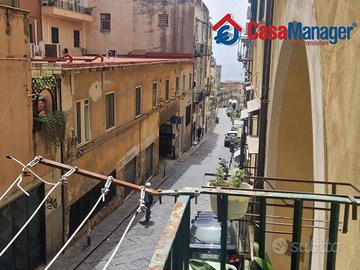 Appartamento di 60 m² con 2 locali e box auto a Na