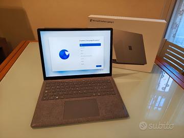 Microsoft surface 5 Laptop core i5 12th gen 8/256