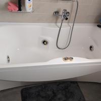 vasca idromassaggio jacuzzi 