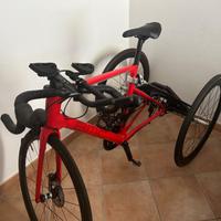 Bici corsa con tre ruote