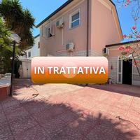 VILLA SINGOLA A MANFREDONIA