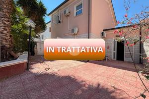 VILLA SINGOLA A MANFREDONIA