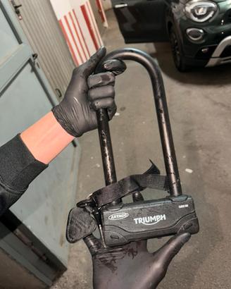 Accessori ,motore triumph bonneville t100 black