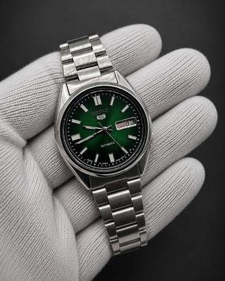 Vintage Seiko 5 Sport Day Date 7009 | Green Dial