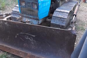 Trattore ,pala, gommato.