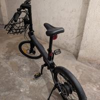 Bici elettrica QiCYCLE C2 con cestino originale