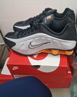 Nike Shox R4 uomo scarpe