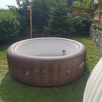Piscina con idromassaggio