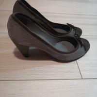 scarpe décolleté con tacco