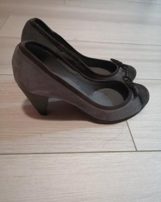 scarpe décolleté con tacco