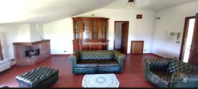Divano Chesterfield vintage a 4 pezzi