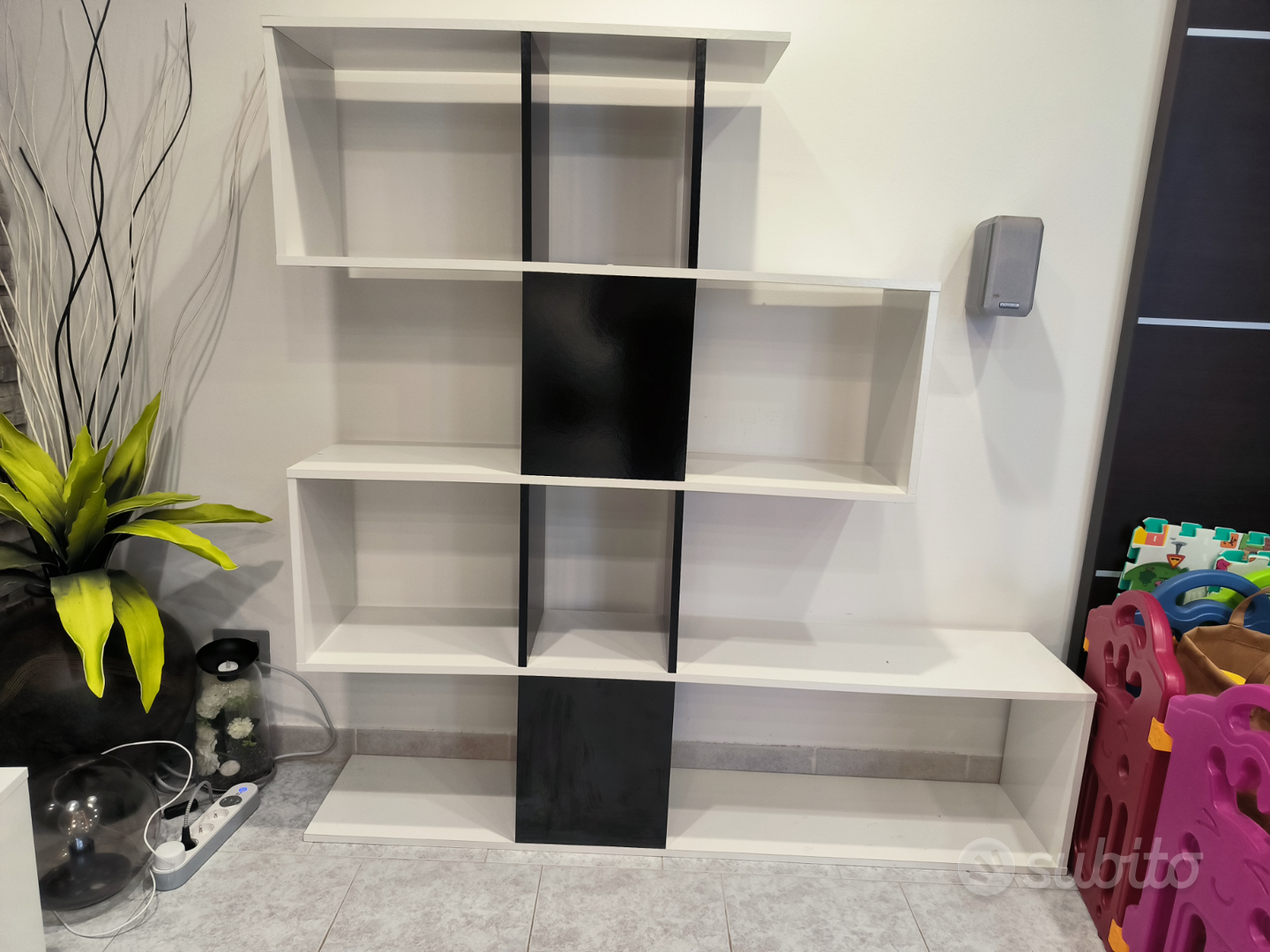 Libreria moderna da parete a scaffali L. 145 cm - - Arredamento e  Casalinghi In vendita a Ragusa