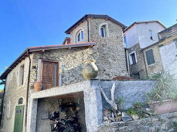 CASA SEMINDIPENDENTE A BORGOMARO