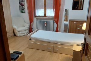 Stanza Singola grande in villa indipendente