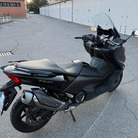 Yamaha t max 530