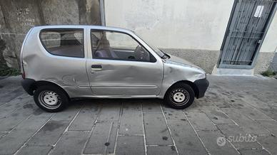 FIAT 600
