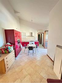 Appartamento di 90 m² con 3 locali e posto auto a 