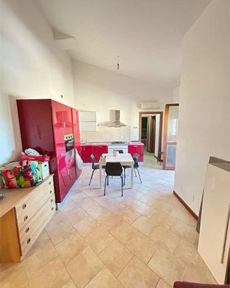 Appartamento di 90 m² con 3 locali e posto auto a 