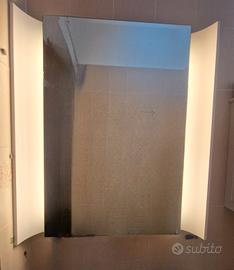 Specchiera con luce neon 