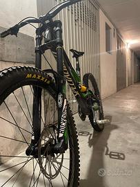 Bici Specialized Demo 8