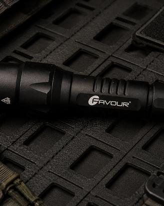 Torcia tattica Favour LED professionale