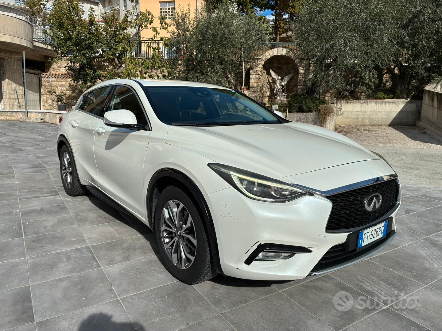 Infiniti Q30