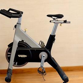 bicicletta spinning Tecnogym
