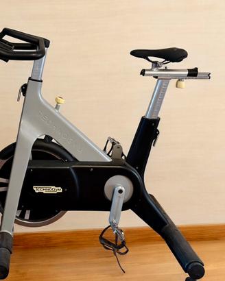 bicicletta spinning Tecnogym