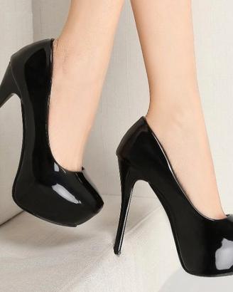Scarpe sexy NUOVE in vernice con tacco a spillo 38