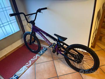 BMX STAY STRONG V5