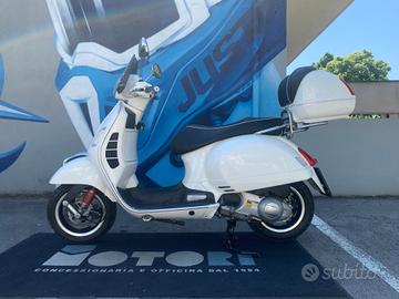 Piaggio Vespa GTS 300 USATA