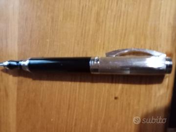 Penna Balenciaga a sfera