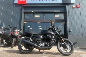 Moto Guzzi V7 Stone