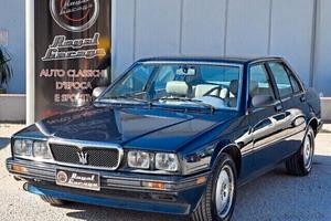 Maserati 422 i service book -1988