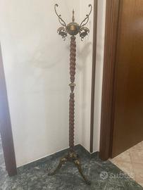 Appendiabiti da terra in legno