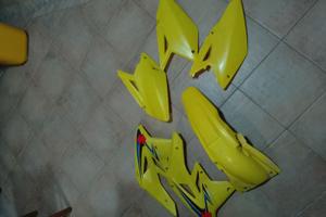 PLASTICHE SUZUKI RMZ