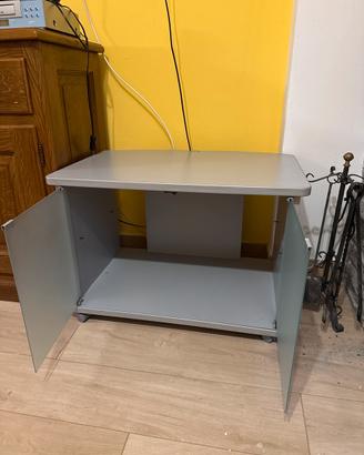 Mobiletto con antre in vetro