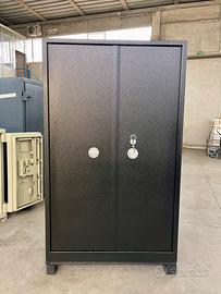 Armadio blindato a porte rientranti salva spazio