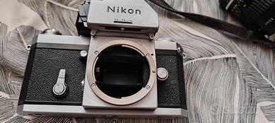 nikon F