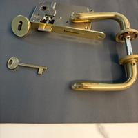 Maniglie e sarrature