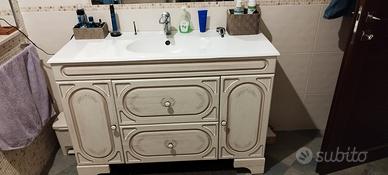 Arredo bagno con colonna 