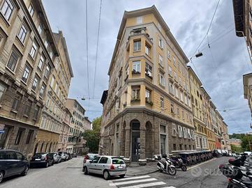3 LOCALI A TRIESTE