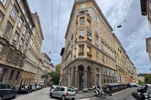 3 LOCALI A TRIESTE